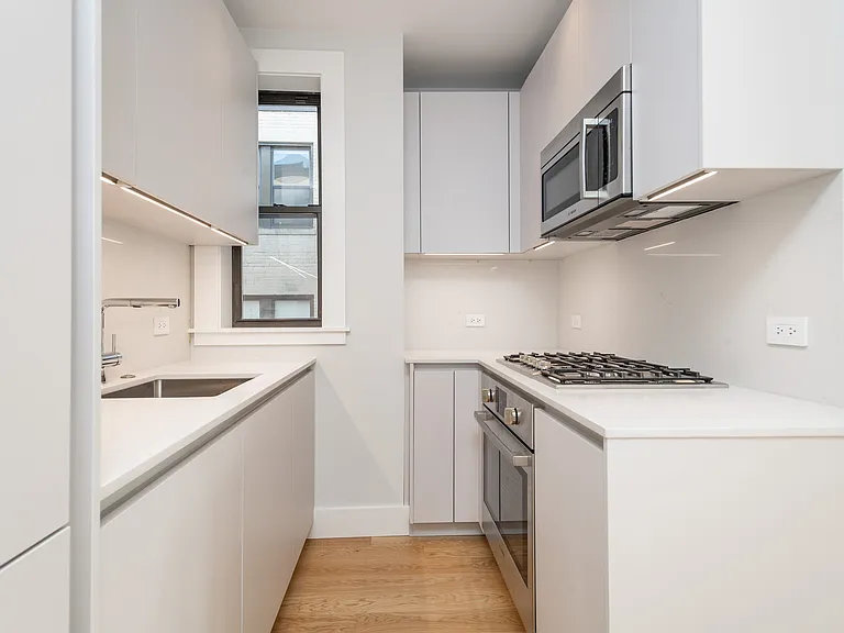 8 Elko St #7 — Photo 4