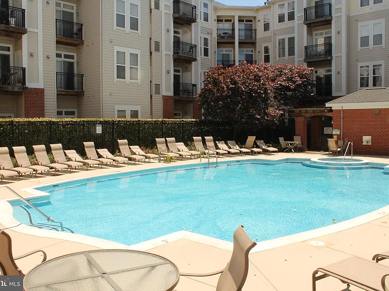 2665 Prosperity Ave #450 — Photo 27