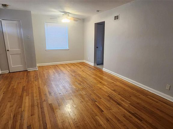 4th image of 8549 Everett Ave