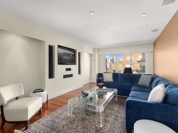 370 E 76th St APT B-1705, Manhattan, NY 10021