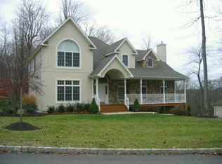 63 Greenwich Ave, Central Valley, NY 10917