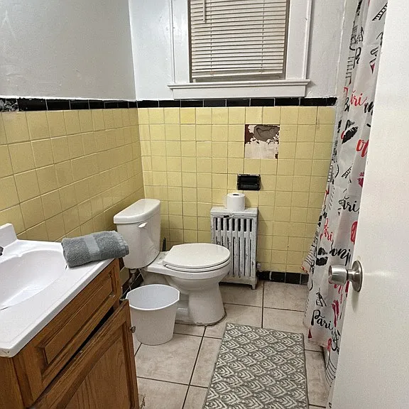 370 E 18th St #2 — Photo 5