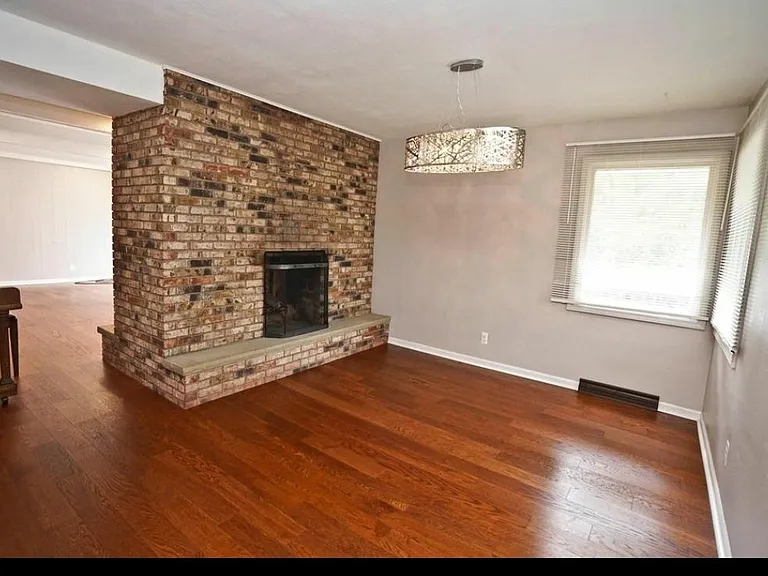 3313 Spring Creek Rd — Photo 3