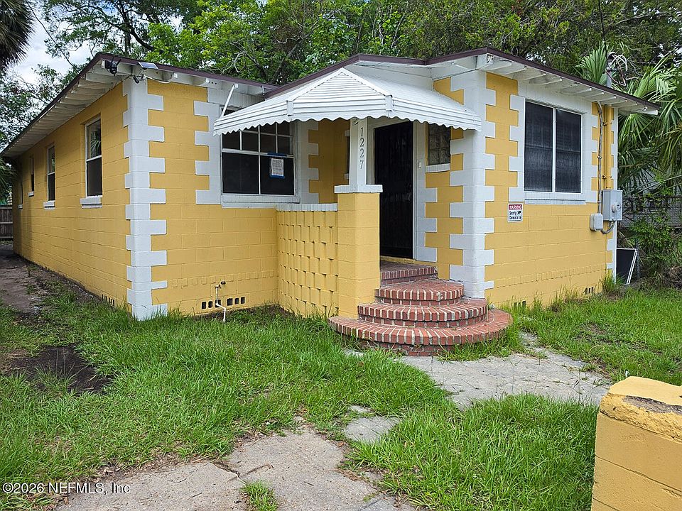 1st image of 1227 W 3RD Street