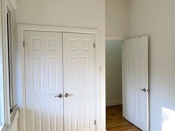 4th image of 179 Markham St #1