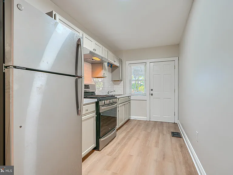 2976 Cornwall Rd — Photo 5
