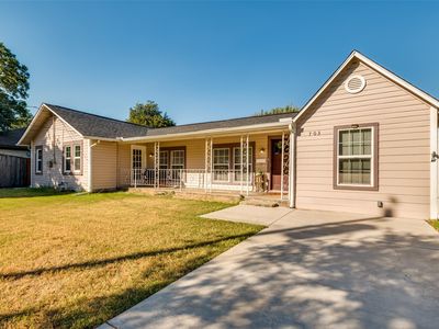 703 S Delaware St, Irving, TX, 75060
