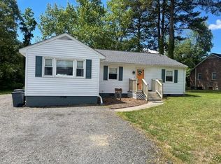 392 Morgan Ln, Warsaw, VA 22572