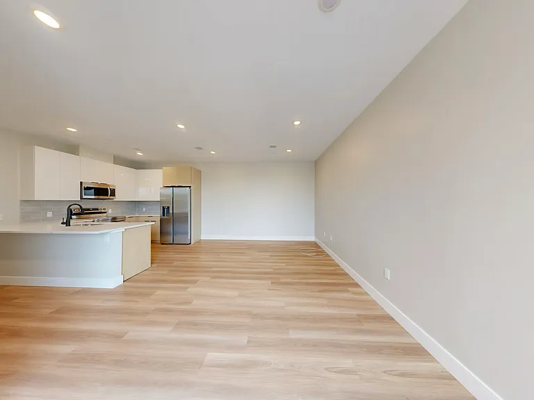 211 Green Street — Photo 17