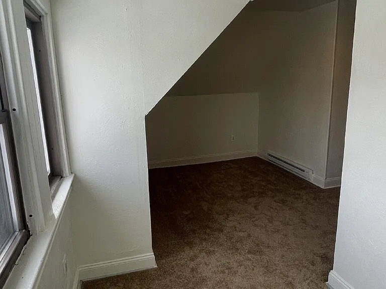 319 N Balph Ave — Photo 9