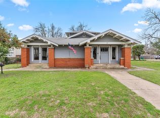 501 E 6th St, Cameron, TX 76520