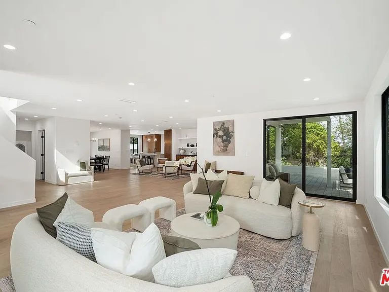 4545 Balboa Ave — Photo 6