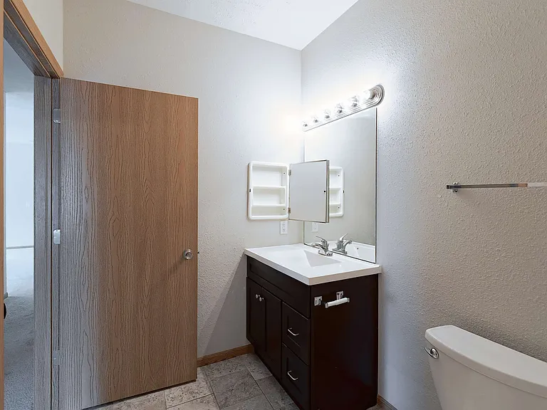 Gateway Park Apartments — Photo 84