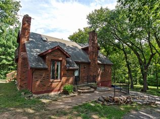 15540 Honey Creek Rd, Bonner Springs, KS 66012