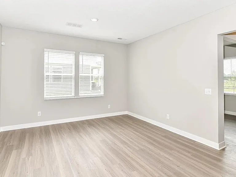 1936 Rowena Ln — Photo 11