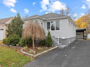 1987 Balfour Blvd, Windsor, ON N8T 2S4