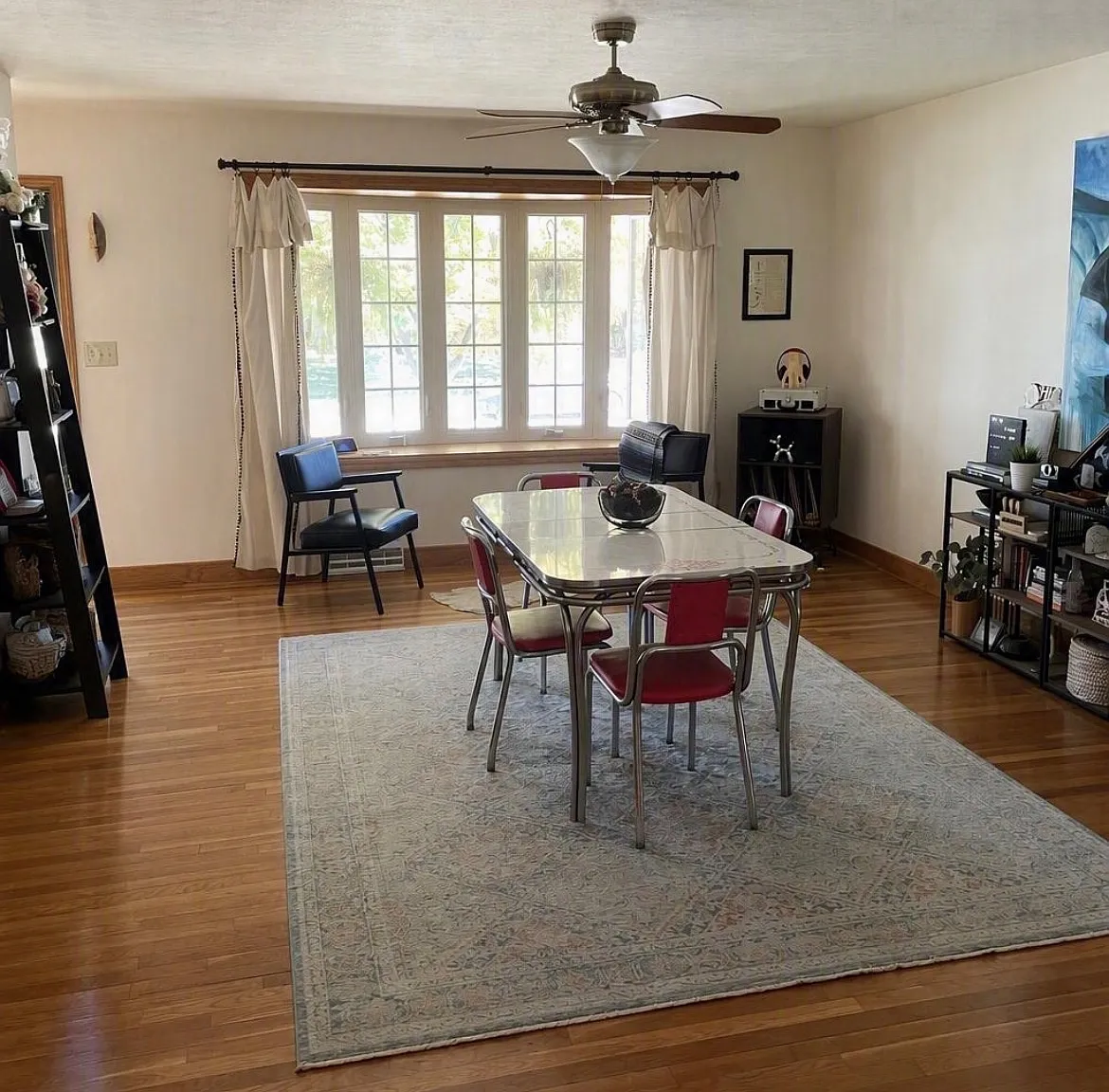 3 bed, 2000 sqft, $3,000 — Photo 3