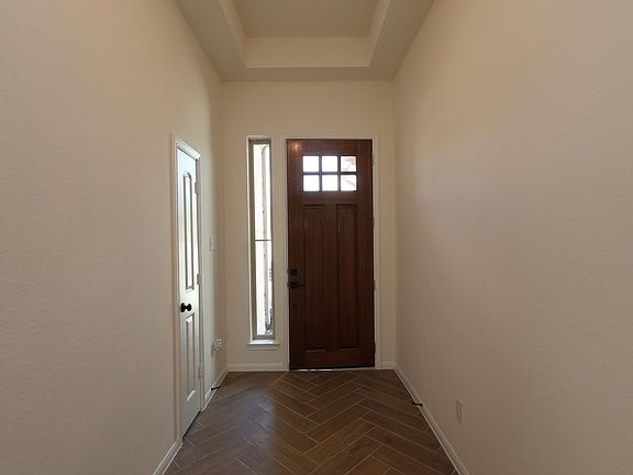 2nd image of 32319 Magnolia Glen Ln