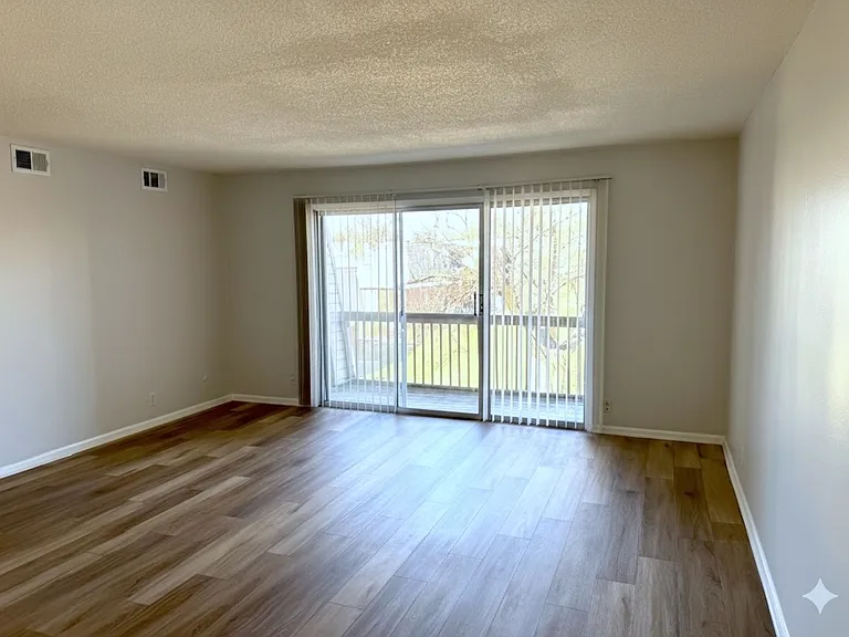 Heatherwood Apartments — Photo 7