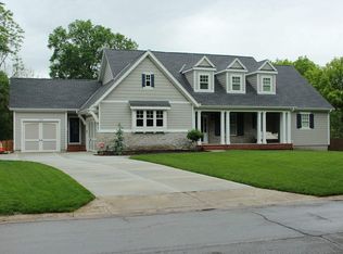 4505 W 91st St, Prairie Village, KS 66207