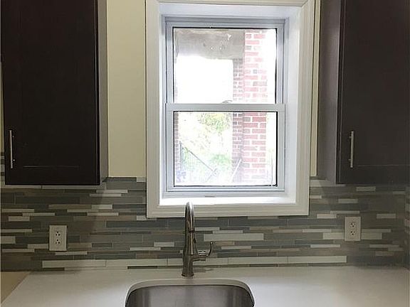 3rd image of 4412 Bronx Blvd