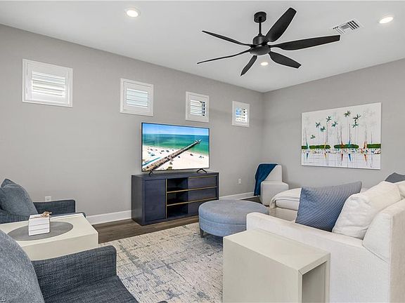 5th image of 19515 Utopia LN