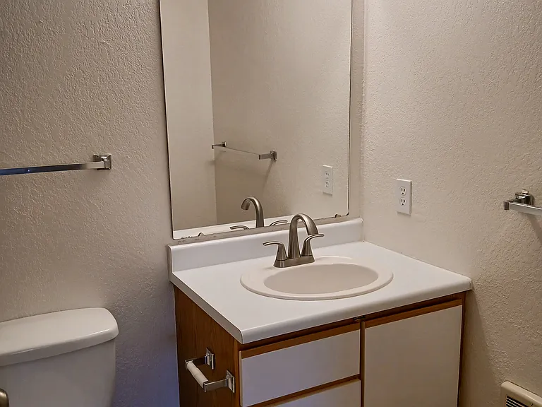 Parkhill Apartments — Photo 17
