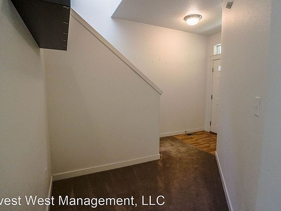 4th image of 2413 NE 114th Ct