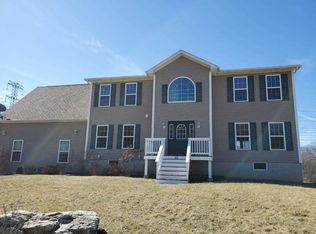 55 Roundhill Rd, Hopewell Junction, NY 12533