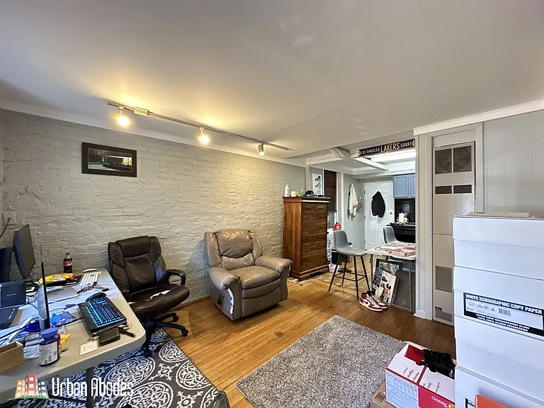 2141 W Webster Ave #BF — Photo 8