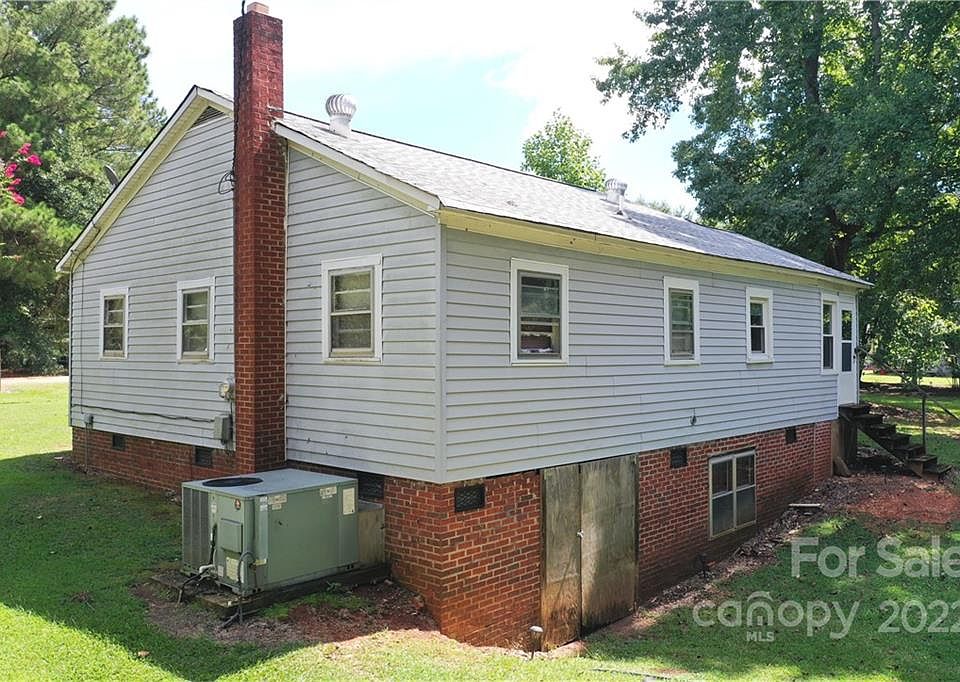 523 Moore St, Wadesboro, NC 28170 Zillow