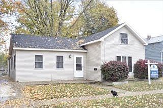 1st image of 323 E Franklin St