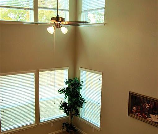 3rd image of 145 Barrington Ln