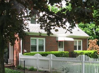 208 Baldwin Ave, Meriden, CT 06450