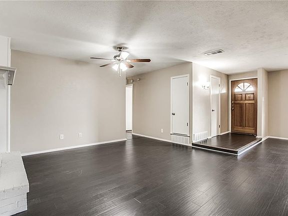 4th image of 1013 Briar Way