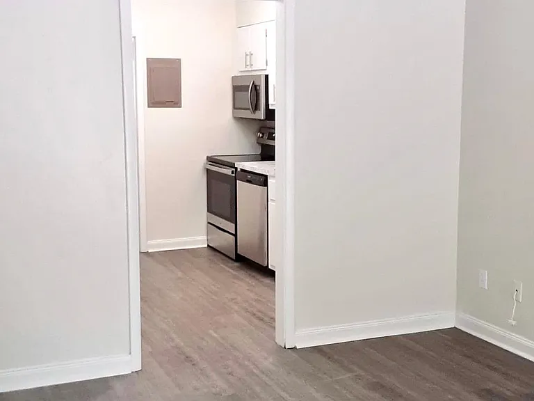 243 Crest St #9 — Photo 2