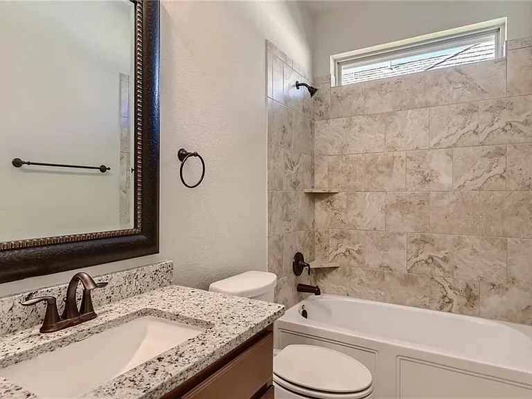 208 Maxwell Way — Photo 20