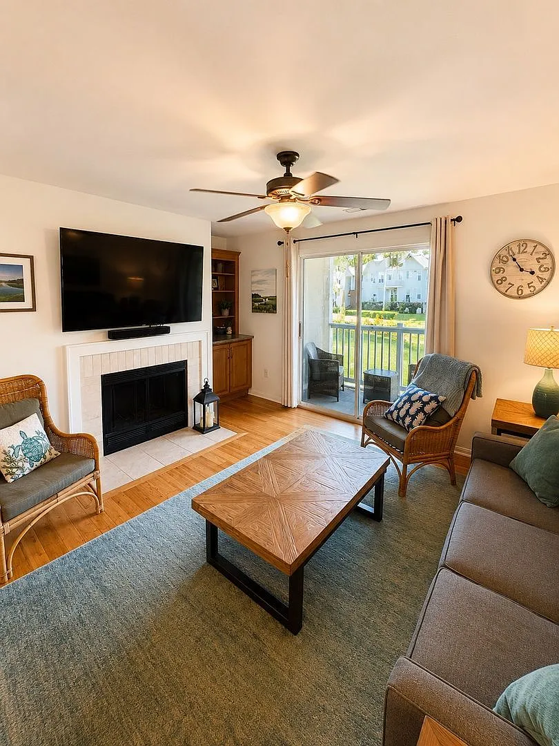 2 bed, 2.0 bath, 1200 sqft, $2,600 — Photo 1
