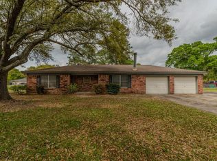 1450 Bassett St, Orange, TX 77632