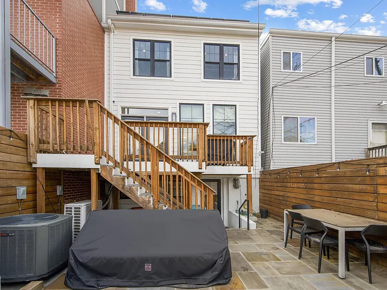 1145 5th St NE — Photo 34