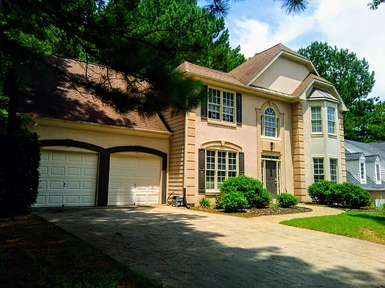 2015 Aldbury Ln — Photo 1