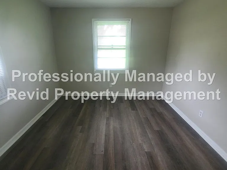 196 Ivan Rd — Photo 11