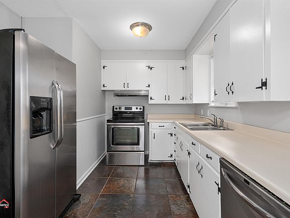 5th image of 4215 Paul St