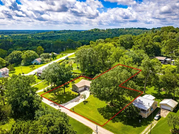 51 Rustling Oaks St, Coldspring, TX 77331