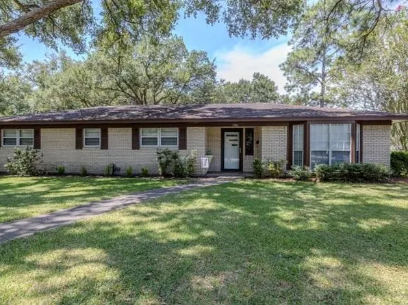 1700 Mustang Ave, Bay City, TX 77414
