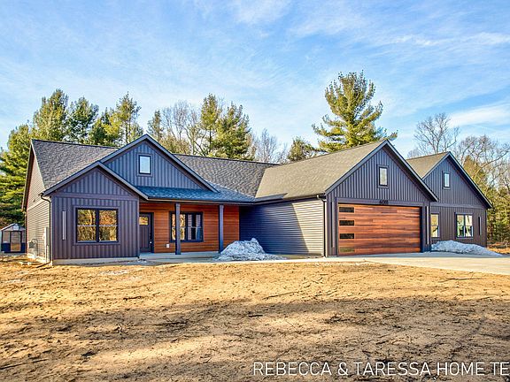 3rd image of 6011 Savannah Way #32