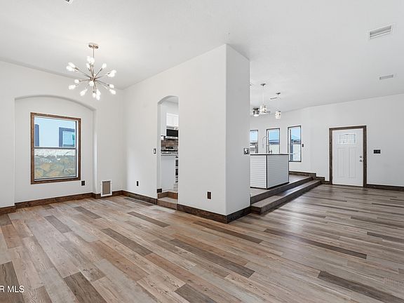 4th image of 3056 Cascade Point Dr