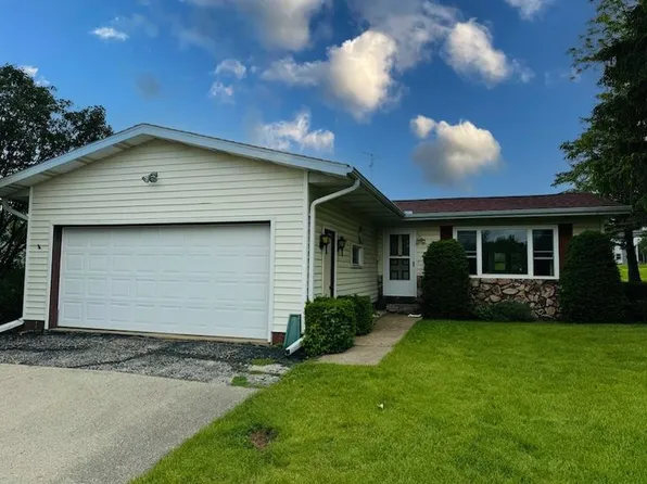 104 W Mineral St, Montfort, WI 53569