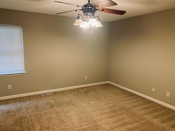 5th image of 11037 Hunter Trail Ln #11037