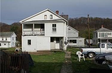 2nd image of 922 Maple Ave